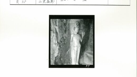 岩壁嵌刻复杂石雕.jpg