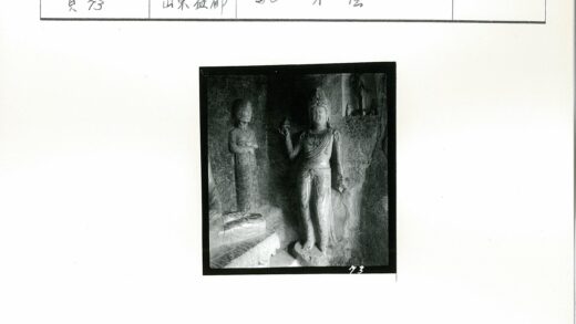 岩壁神像手持器物雕像.jpg