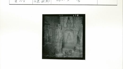 岩石壁龛人物雕像.jpg