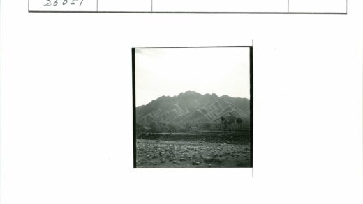 岩石山景自然风光.jpg