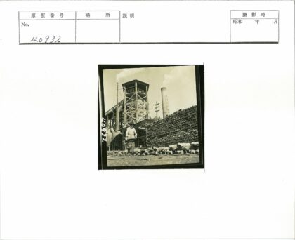 工业建筑与烟囱景观.jpg