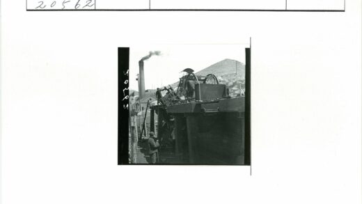 工业时代工厂与工人实景.jpg