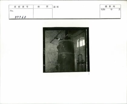 工业锅炉水箱与管道压力表.jpg