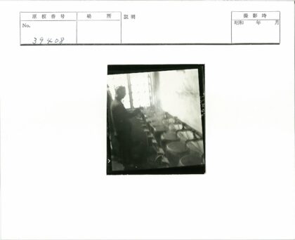 工人操作蒸汽容器车间一景.jpg