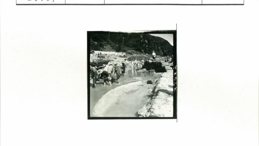 工人溪流施工建设现场.jpg