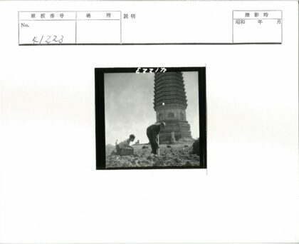 工匠修建华丽古塔.jpg