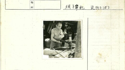 工匠手工制作木制容器.jpg