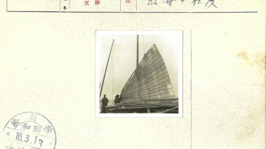 帆船桅杆与船员.jpg