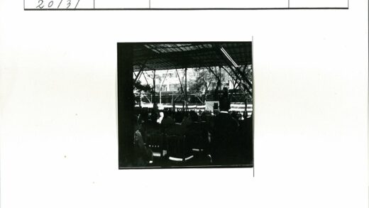 帐篷聚会舞台背景树木建筑.jpg