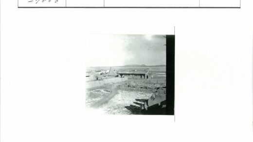 干旱村庄与平顶建筑景观.jpg