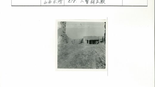 废墟中的破旧建筑.jpg