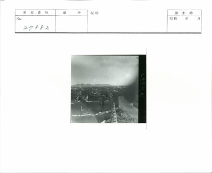废弃小镇与朦胧山水.jpg