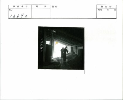 废弃建筑内部探索路径.jpg