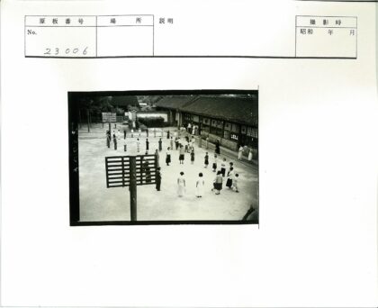 庭院聚会建筑背景木结构.jpg