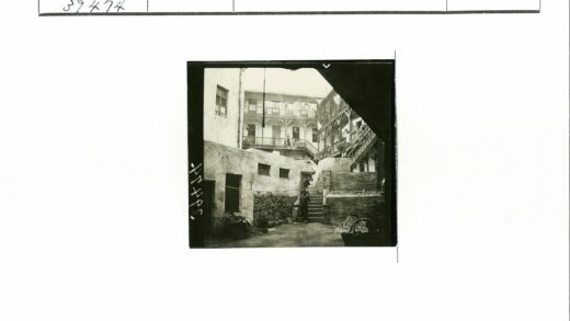 庭院阳台楼梯晾衣场景.jpg