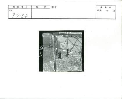 建筑工人户外施工场景.jpg