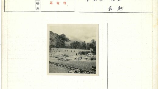 建筑工地与火车轨道施工场景.jpg