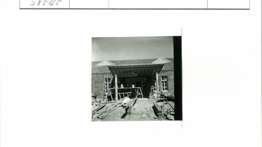 建筑工地悬挑结构施工实景.jpg