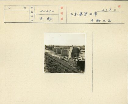 建筑工地混凝土柱景观.jpg