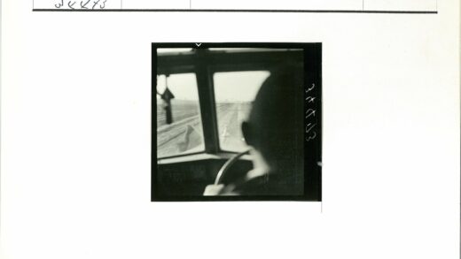 开阔道路田野风光.jpg