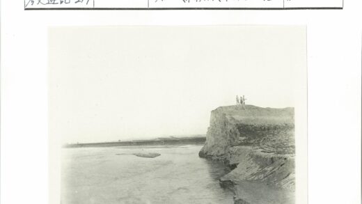 悬崖俯瞰河流与海岸线.jpg