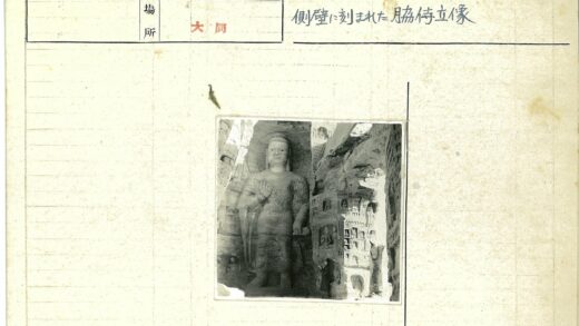 悬崖巨型石像与人物壁龛雕刻.jpg