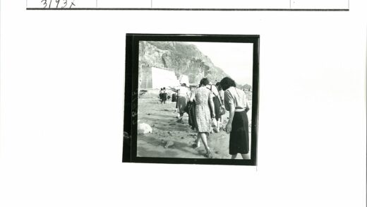 悬崖沙滩与混凝土建筑散步.jpg