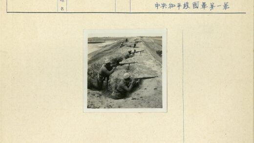 战壕士兵瞄准水域战场.jpg