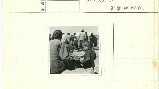 户外亲子活动合影.jpg