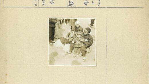 户外亲子聚会合影.jpg