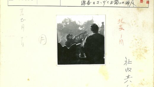 户外人物合影自然背景.jpg