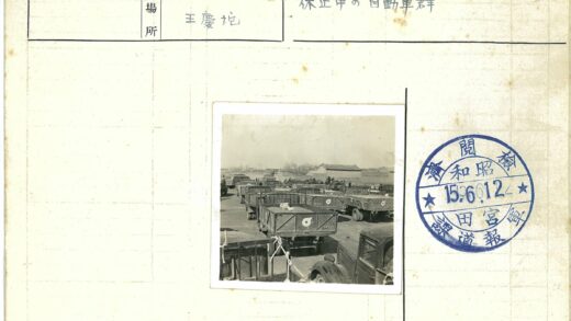 户外卡车与工人工作场景.jpg
