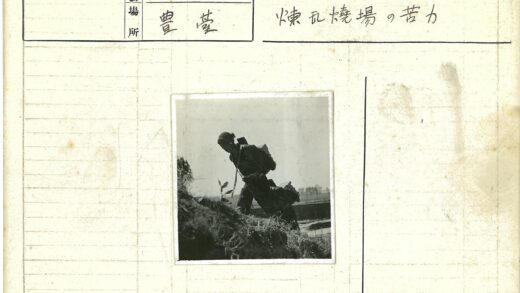 户外徒步背包客登山.jpg