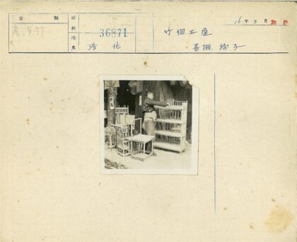 户外木制家具店展示.jpg