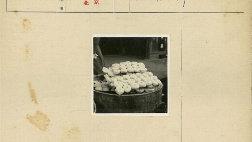 户外木容器花卉圆形饼干.jpg
