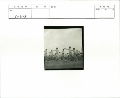 户外武术训练尘土飞扬.jpg