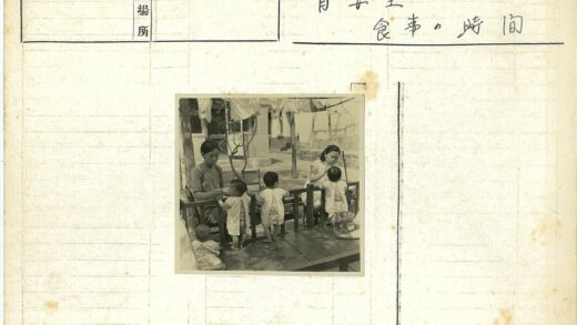 户外母子休闲时光.jpg