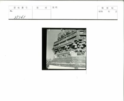 户外石刻艺术特写.jpg