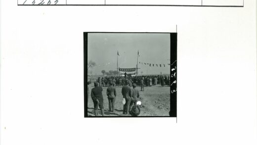 户外舞台集会田野活动场景.jpg