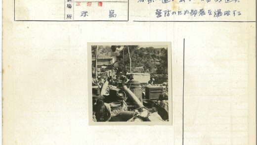 户外货物搬运工作场景.jpg
