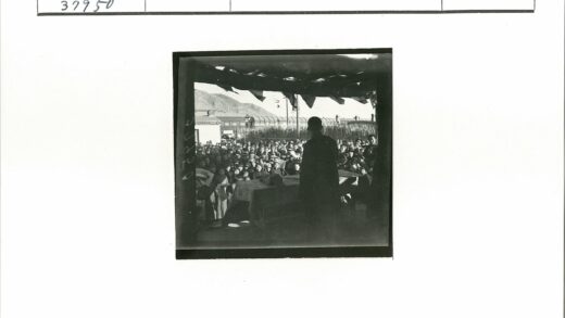 户外集会演讲山景背景.jpg