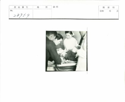 手术团队专注救治工作照.jpg