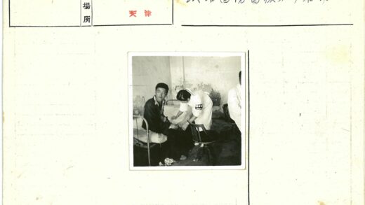 护士照顾病患的旧房间场景.jpg