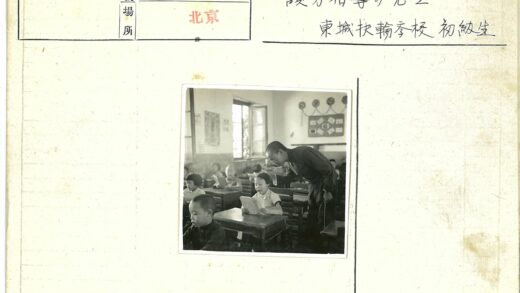 教室中学生读书学习场景.jpg