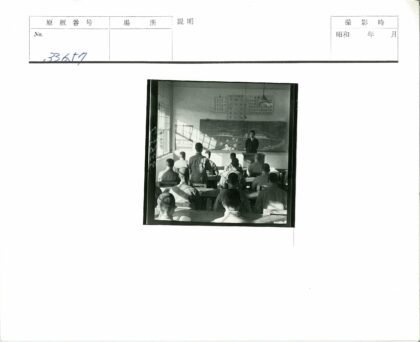教室黑板风景画教学场景.jpg