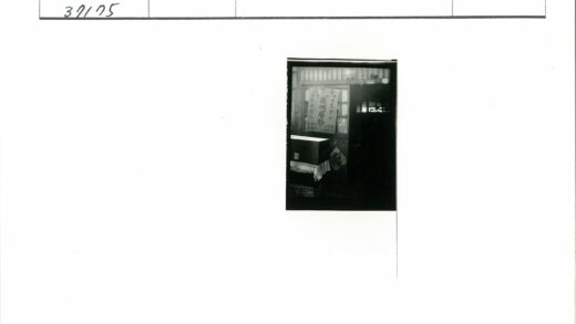 昏暗室内木门与箱子.jpg