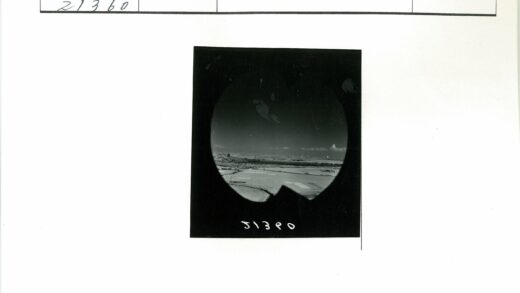 晴朗田野河流远瞰.jpg