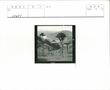 晴空下俯瞰湖光山色.jpg