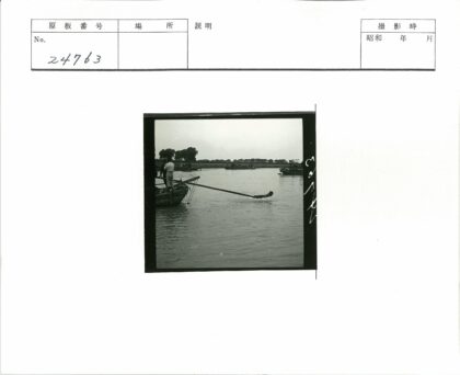 晴空河畔行船风光.jpg