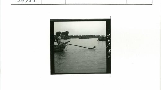 晴空河畔行船风光.jpg